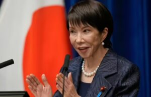 In het overbelaste Japan krijgt de nieuwe premier te maken met tegenslag omdat hij om drie uur ’s ochtends een vergadering begint