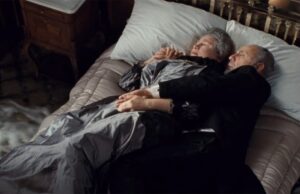 Gouden horloge gered van Titanic dat toebehoorde aan tragisch echtpaar vereeuwigd in hartverscheurend filmmoment om £ 1 miljoen GBP op te halen