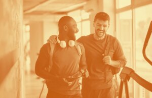 Deze 1 kleine gewoonte maakt je meteen aardig, volgens een Yale-expert