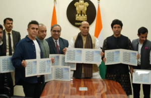 Farhan Akhtar en een team van 120 Bahadur ontmoeten Rajnath Singh voor een speciale gebeurtenis
